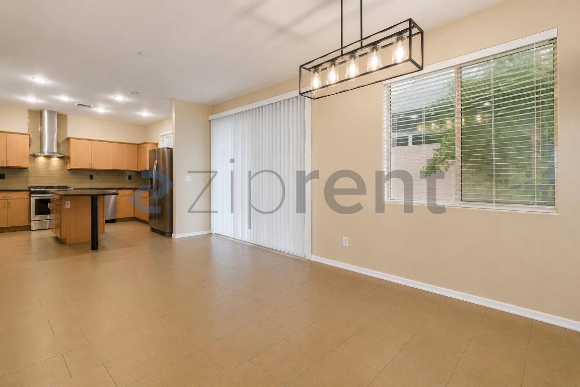 Townhouse for rent at 2315 E Pinchot Ave #128, Phoenix, AZ 85016