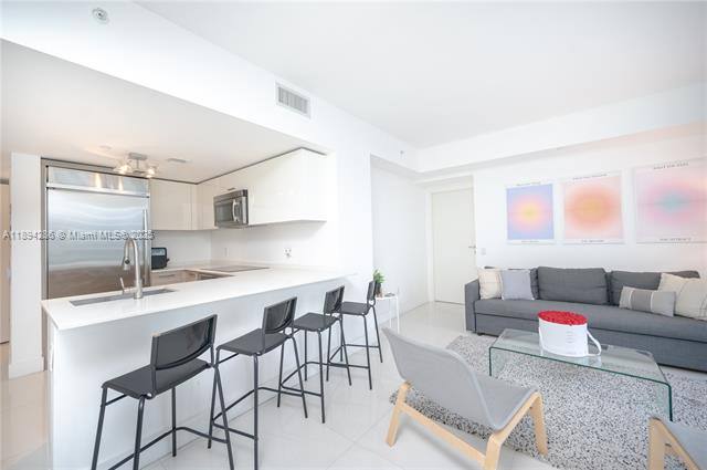 Apartment for rent at 1300 Brickell Bay Dr, Miami, FL 33131