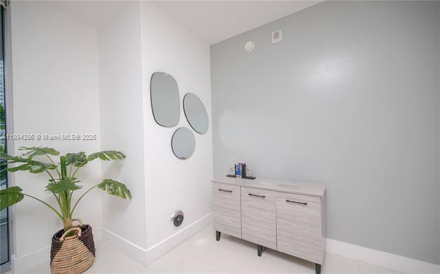 Apartment for rent at 1300 Brickell Bay Dr, Miami, FL 33131