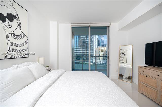 Apartment for rent at 1300 Brickell Bay Dr, Miami, FL 33131