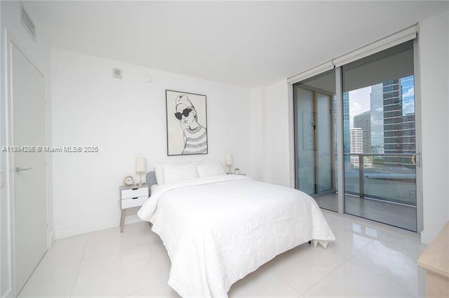 Apartment for rent at 1300 Brickell Bay Dr, Miami, FL 33131
