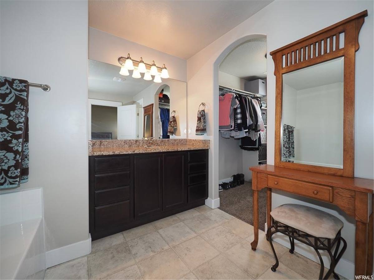 Townhouse for rent at 1646 N Venetian Way, Saratoga Springs, UT 84045