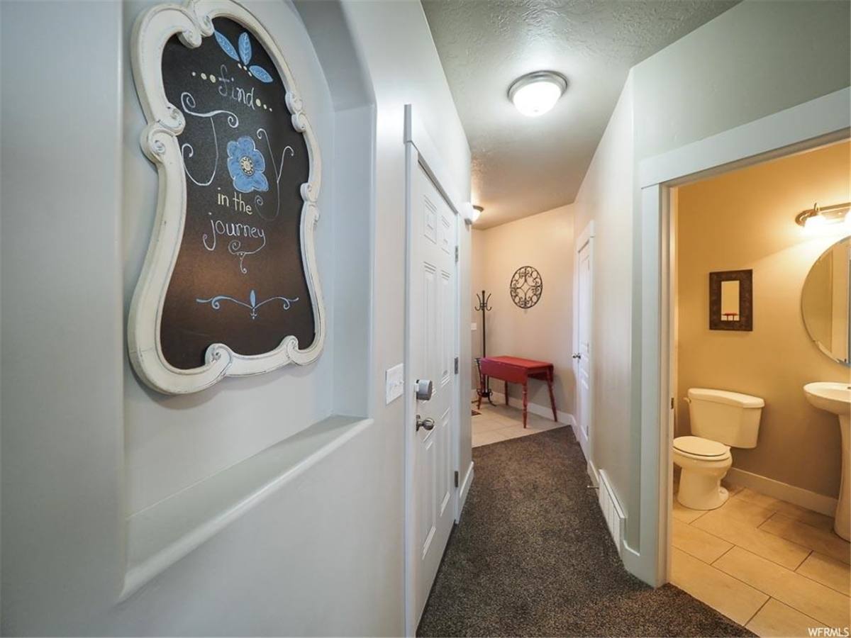 Townhouse for rent at 1646 N Venetian Way, Saratoga Springs, UT 84045