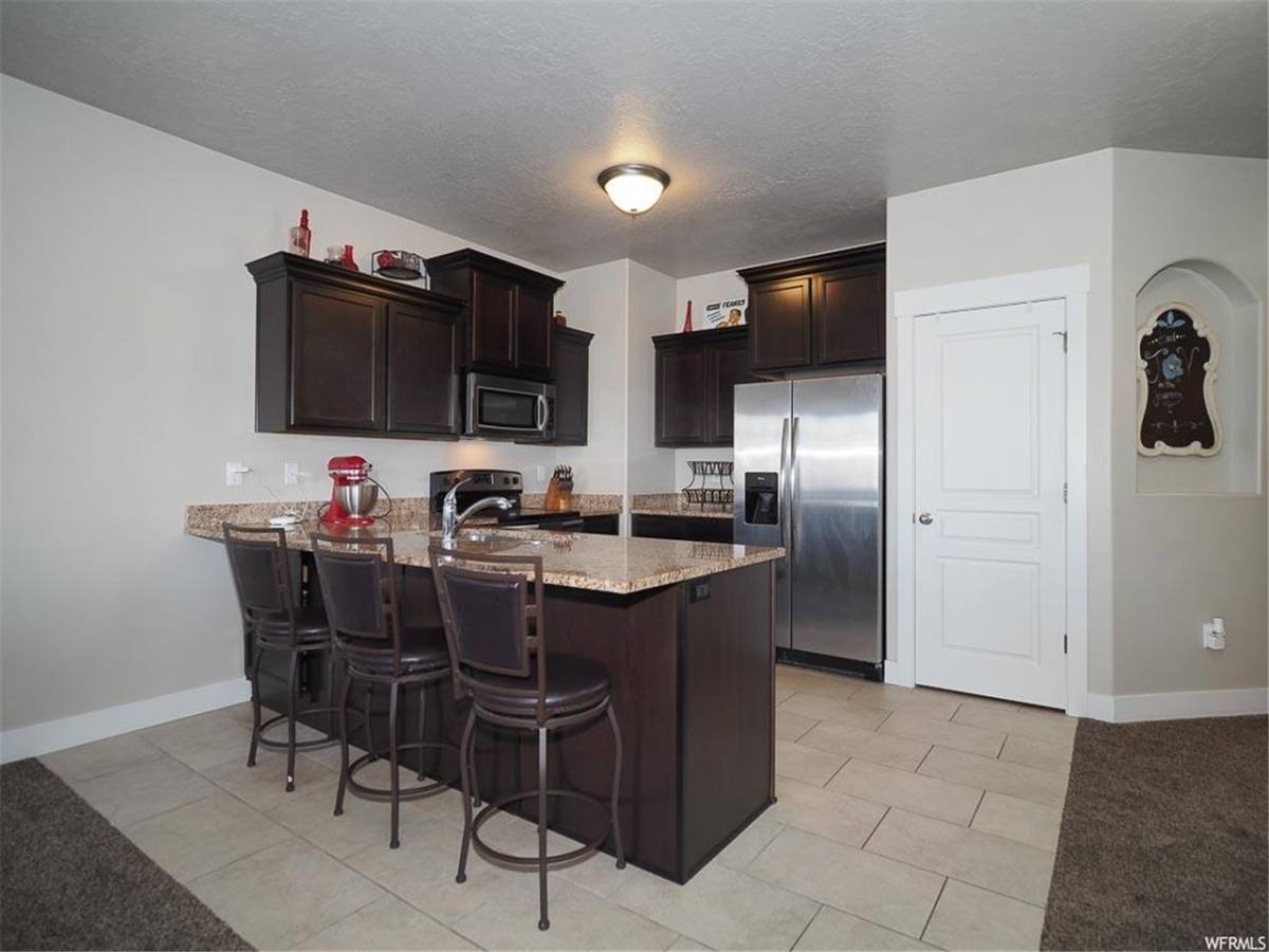 Townhouse for rent at 1646 N Venetian Way, Saratoga Springs, UT 84045