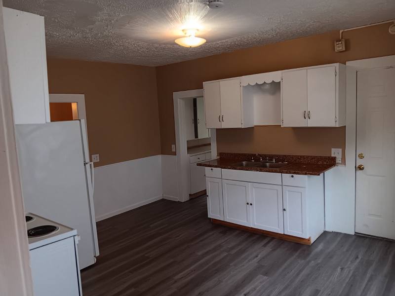 Apartment for rent at 94 Glen St - 3rd Floor, New Britain, CT 06051