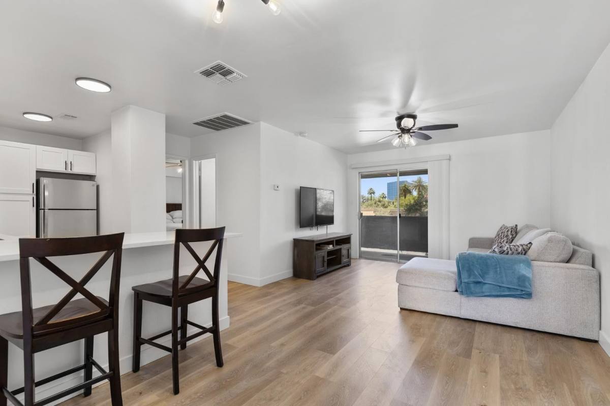 Apartment for rent at 302 E Monte Vista Rd, Phoenix, AZ 85004
