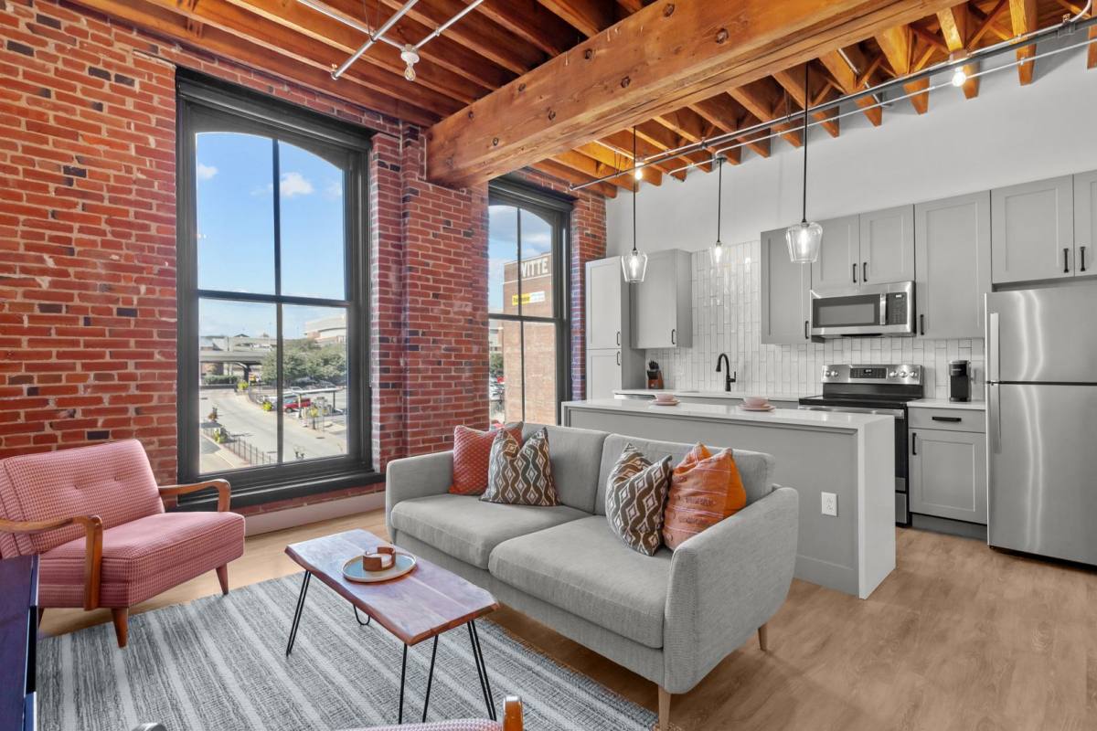 Apartment for rent at 618 N 2nd St, Saint Louis, MO 63102