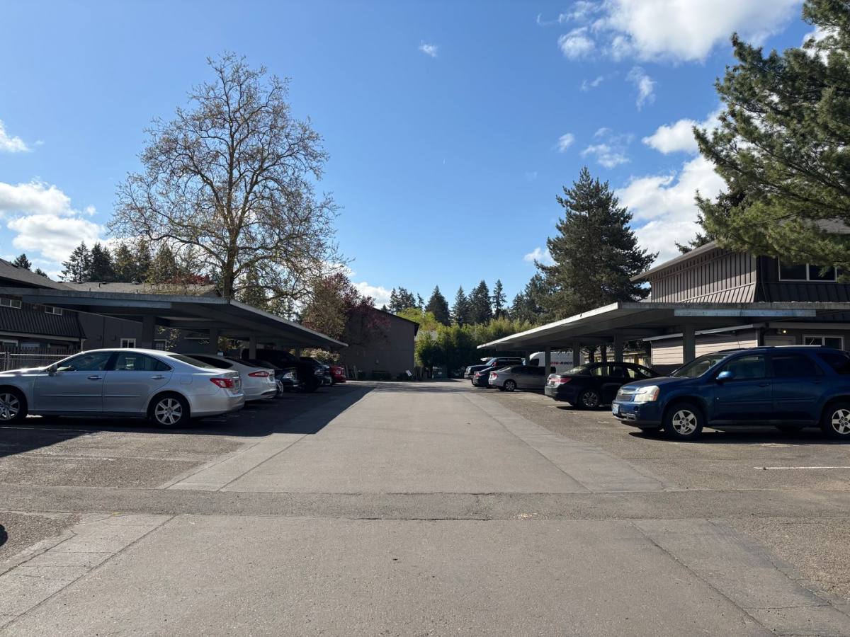 Townhouse for rent at 606 E Ninth St, Newberg, OR 97132