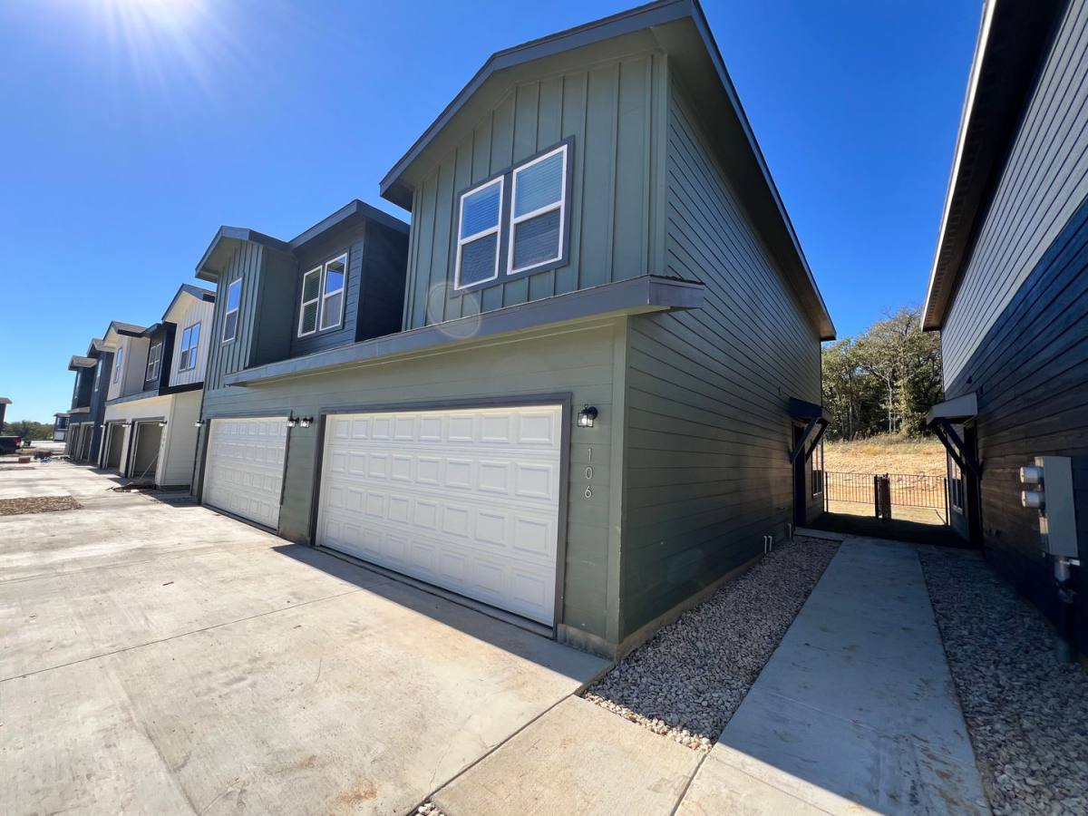 House for rent at 3501 E Renfro, Burleson, TX 76028