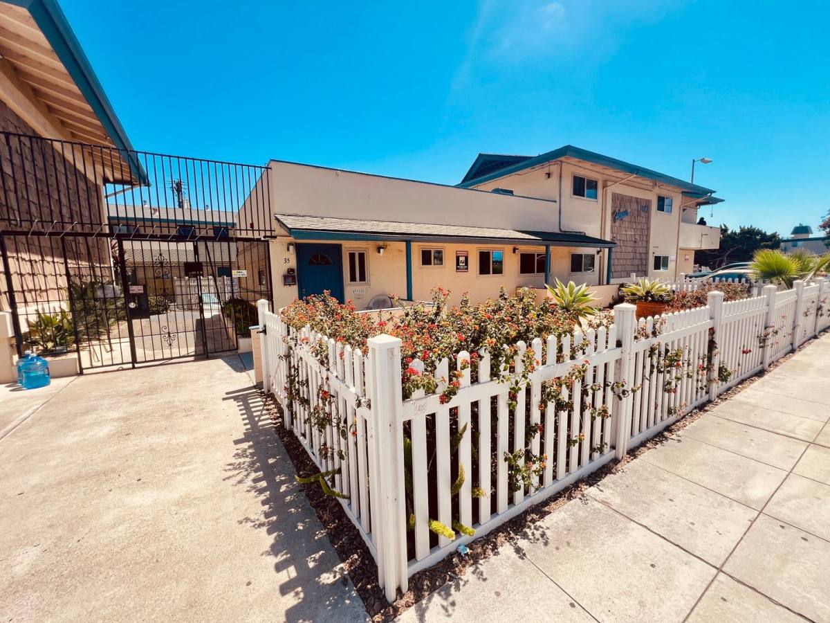 Apartment for rent at 1027 Felspar St, San Diego, CA 92109