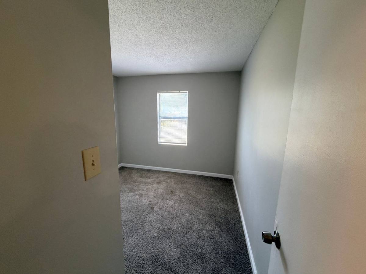 Apartment for rent at 4114 Oak Dr, Valdosta, GA 31605