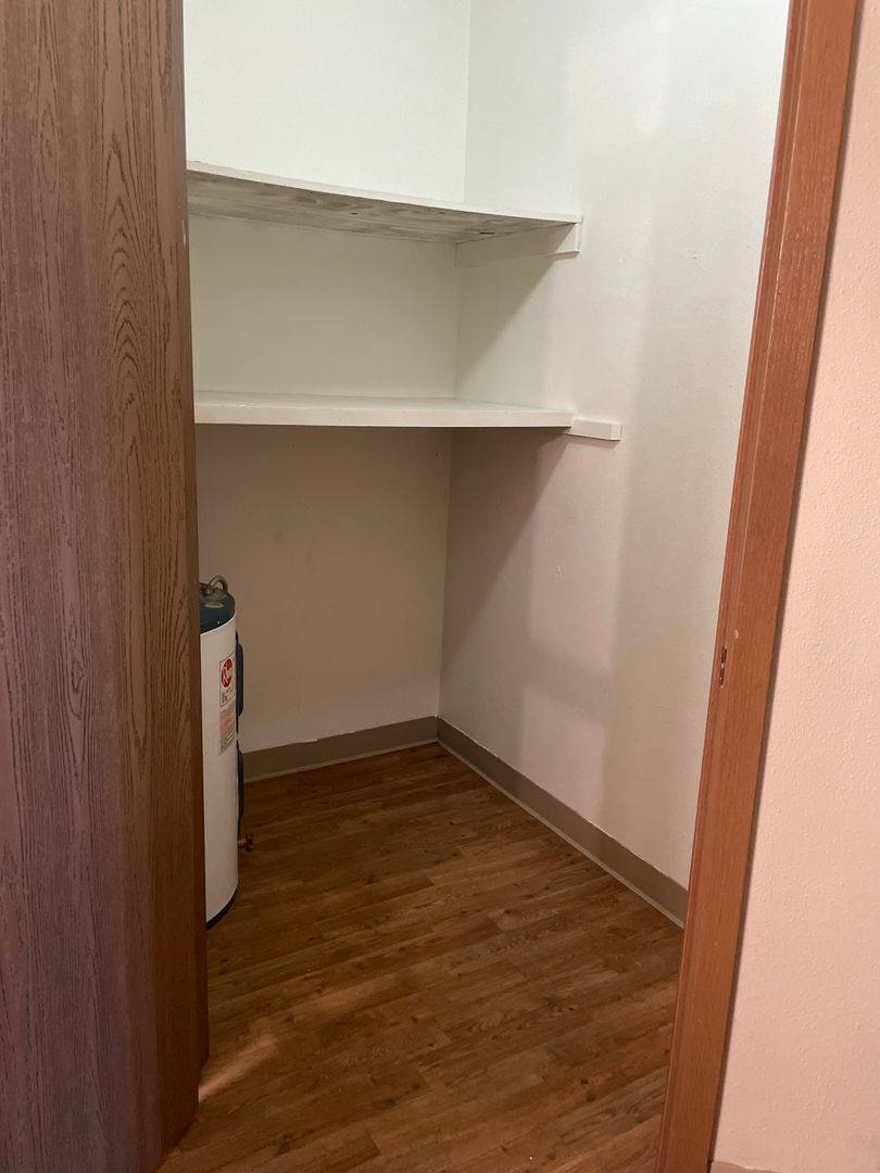 Apartment for rent at 512 E 18th St, Carroll, IA 51401