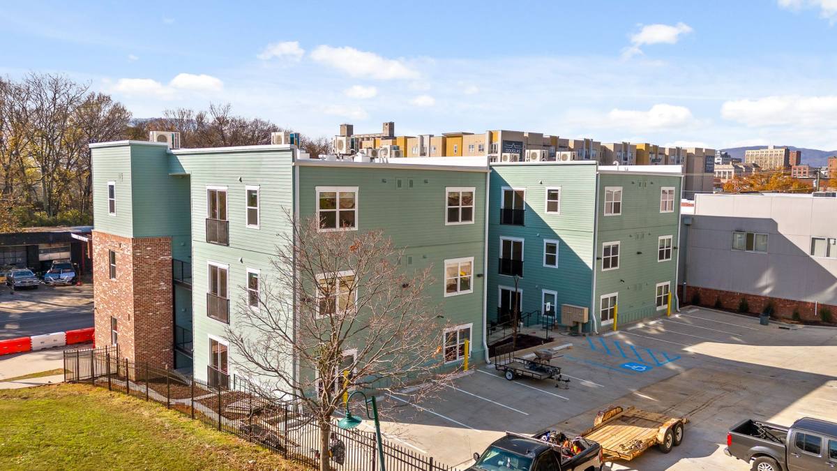 Apartment for rent at 621 E Martin Luther King Blvd, Chattanooga, TN 37403
