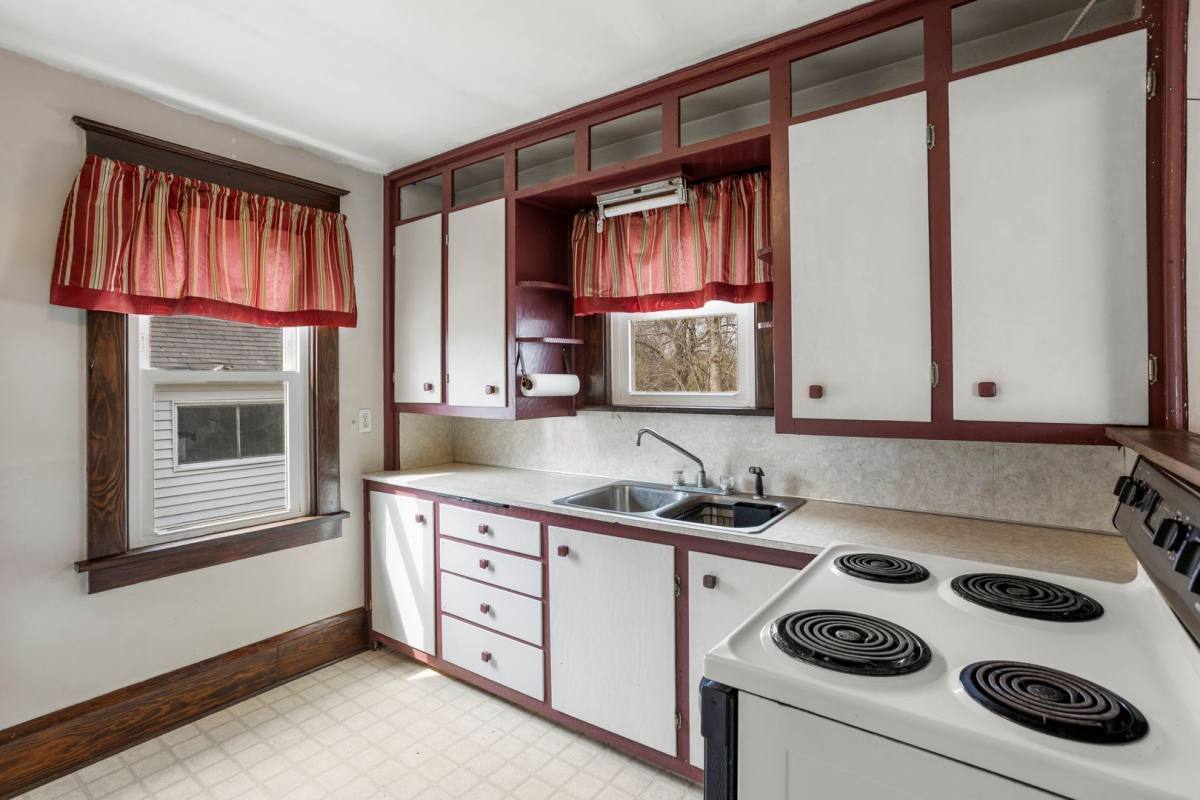 Apartment for rent at 615 E 3rd St, Kimberly, WI 54136
