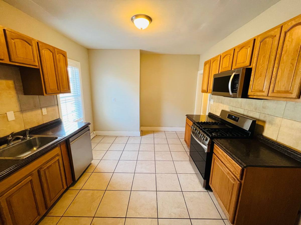 House for rent at 10 Westcott St #2, Dorchester Center, MA 02124
