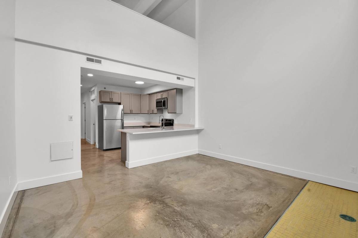Apartment for rent at 4500 S Kingshighway Blvd #11, Saint Louis, MO 63109