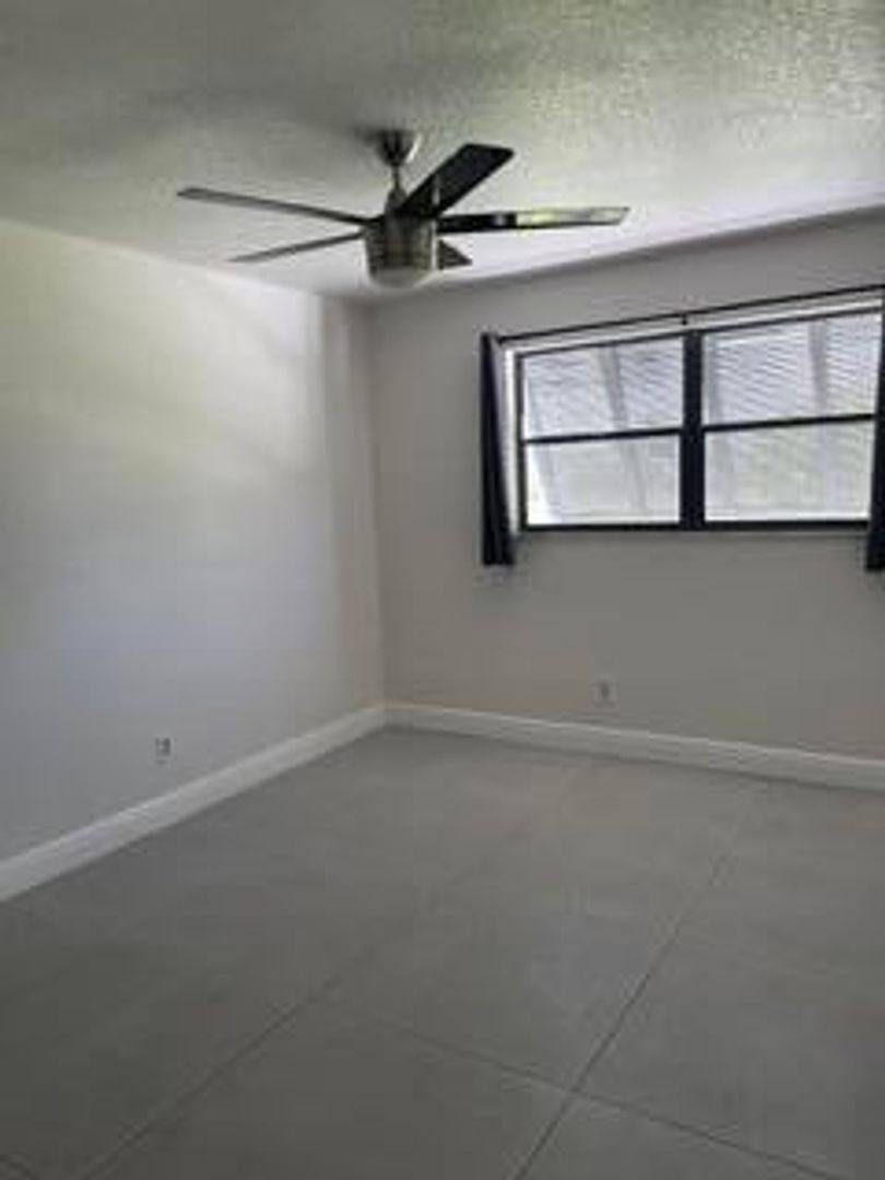 House for rent at 1660 W Golfview Dr, Hollywood, FL 33026