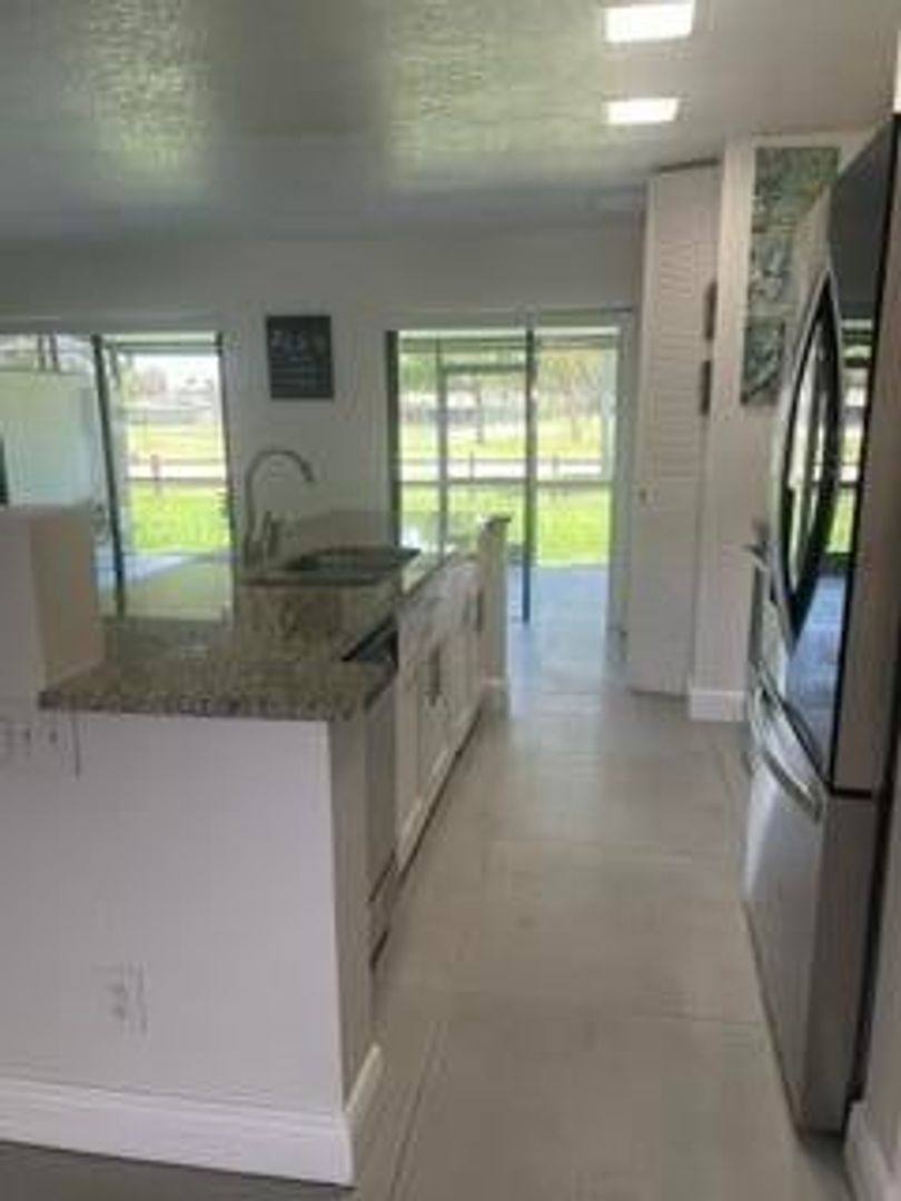 House for rent at 1660 W Golfview Dr, Hollywood, FL 33026