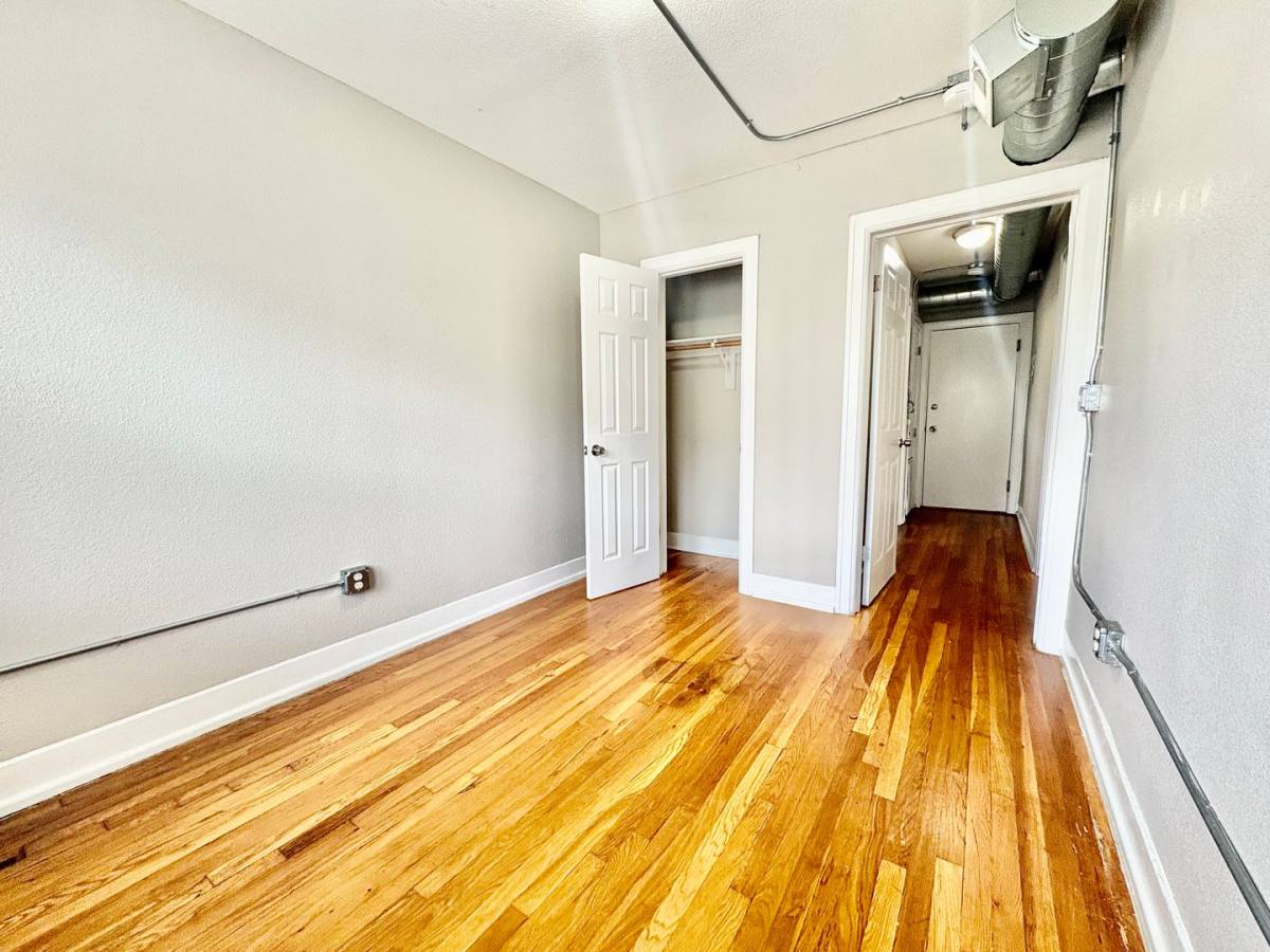 Apartment for rent at 1215-1217 Brush Creek Blvd, Kansas City, MO 64110