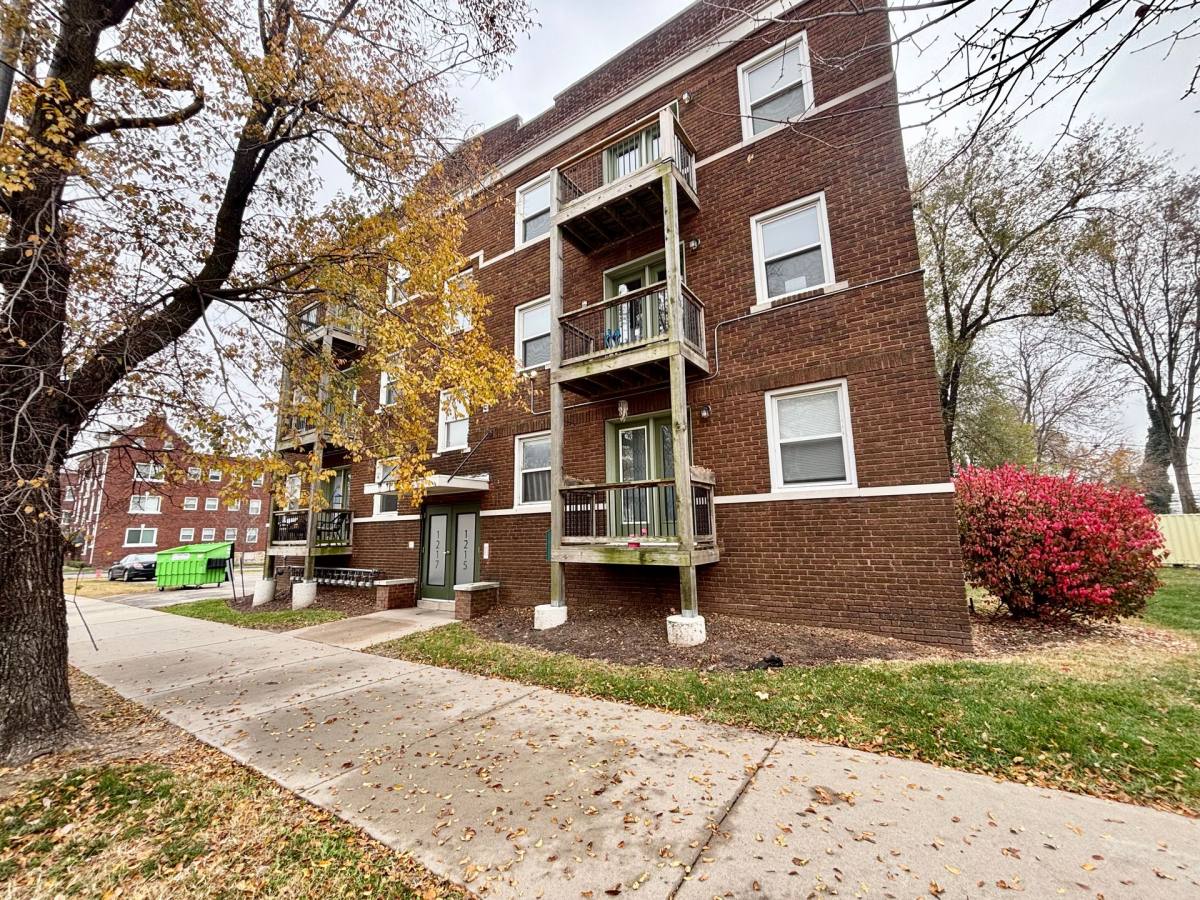 Apartment for rent at 1215-1217 Brush Creek Blvd, Kansas City, MO 64110
