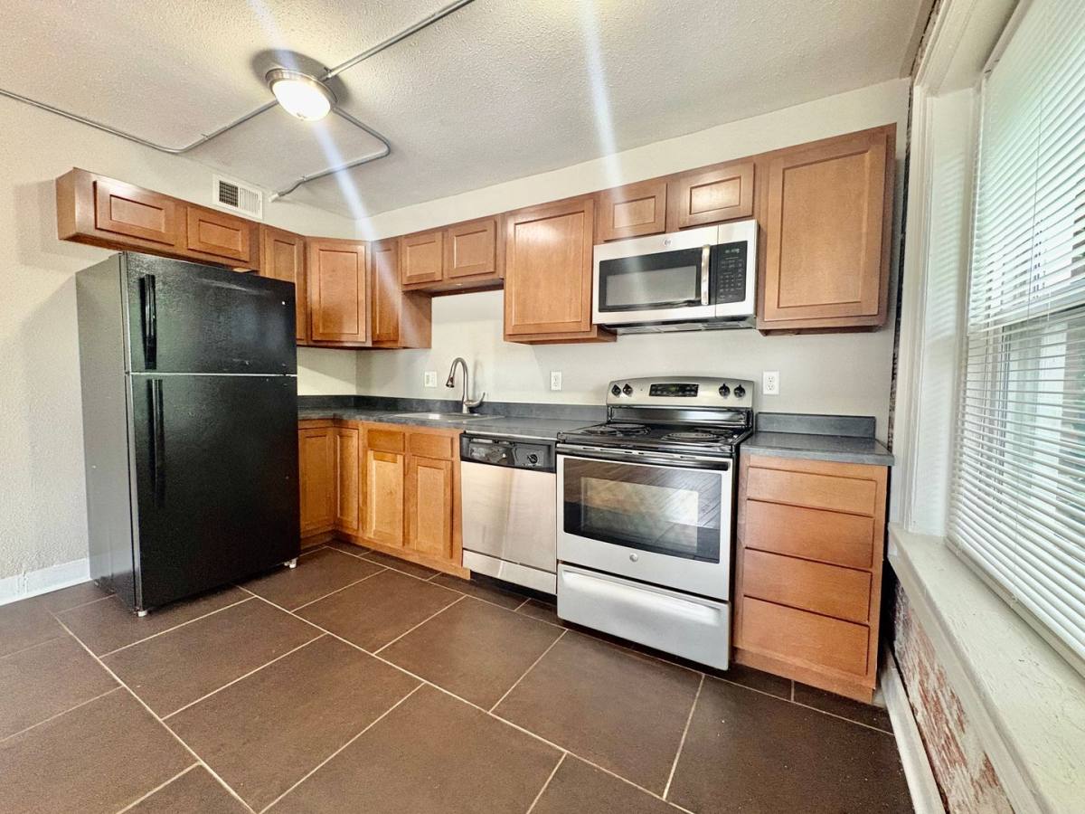 Apartment for rent at 1215-1217 Brush Creek Blvd, Kansas City, MO 64110