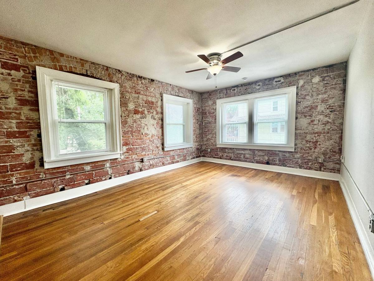 Apartment for rent at 1215-1217 Brush Creek Blvd, Kansas City, MO 64110