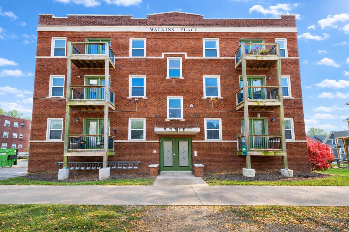 Apartment for rent at 1215-1217 Brush Creek Blvd, Kansas City, MO 64110