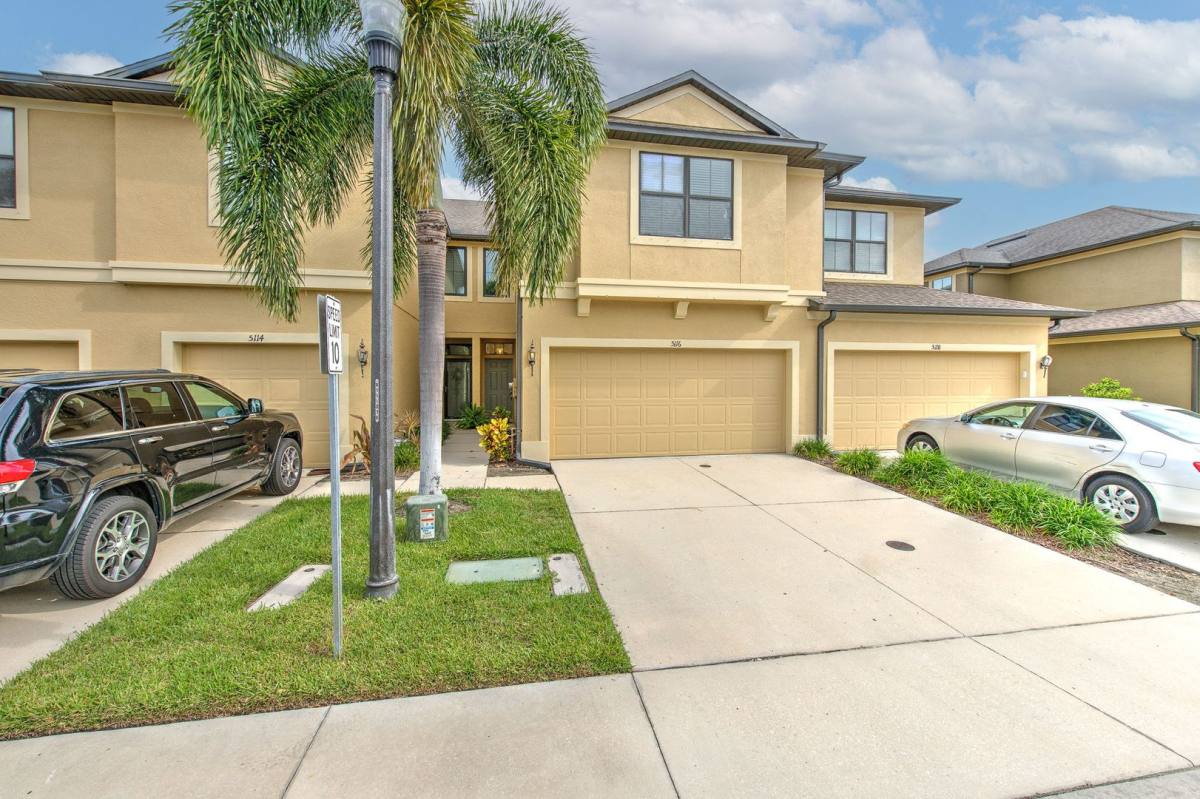Townhouse for rent at 5116 Bay Isle Circle, Clearwater, FL 33760