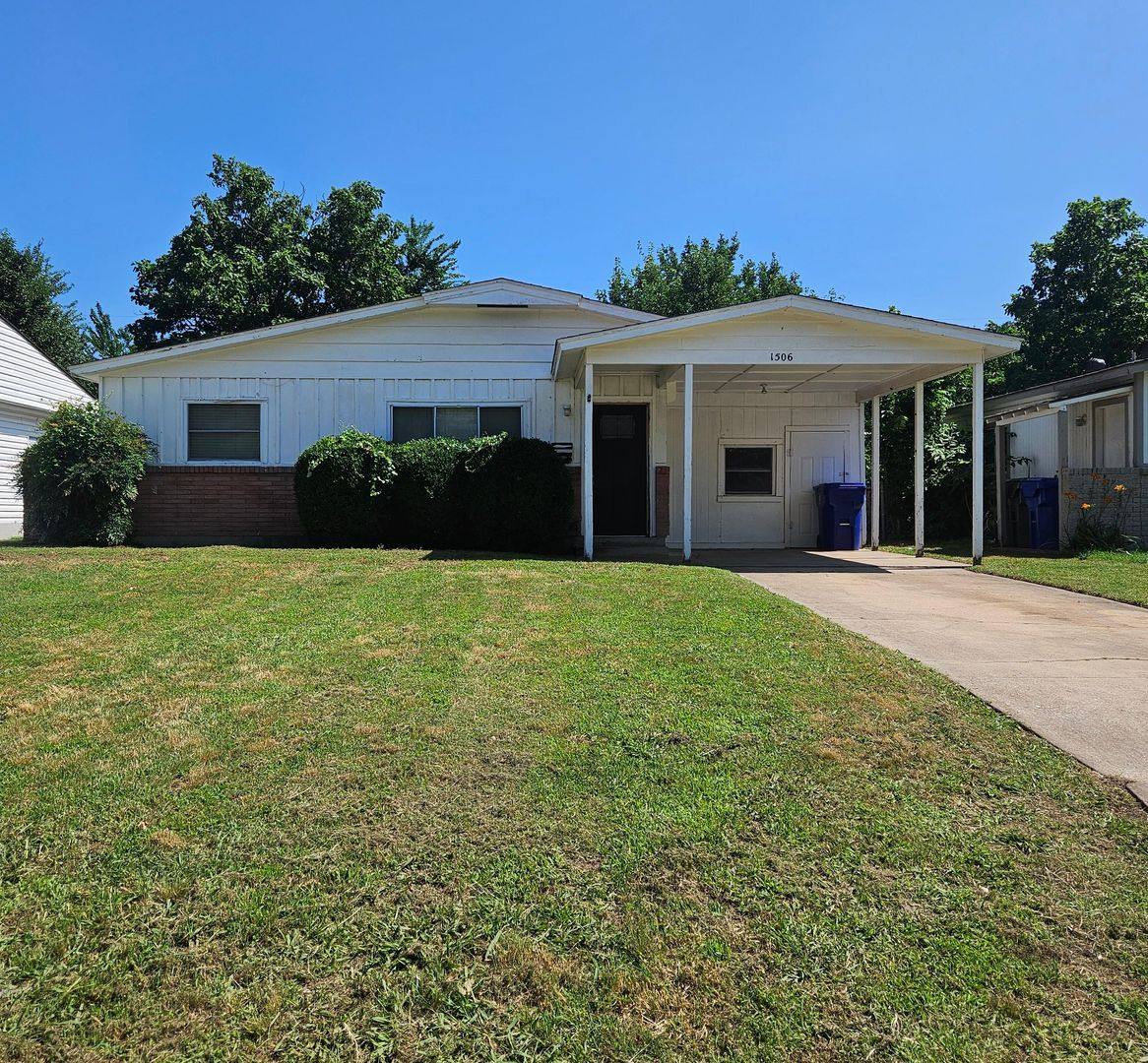 House for rent at 1506 Dakota St, Norman, OK 73069