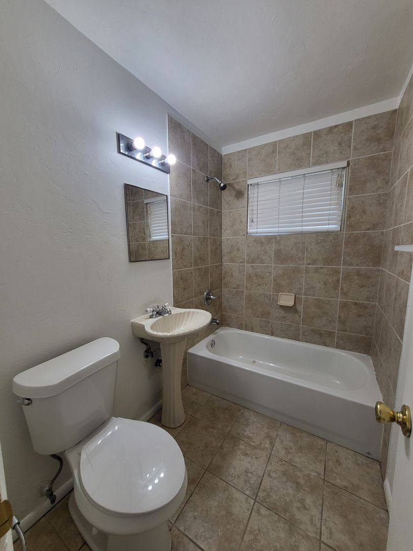 House for rent at 1506 Dakota St, Norman, OK 73069