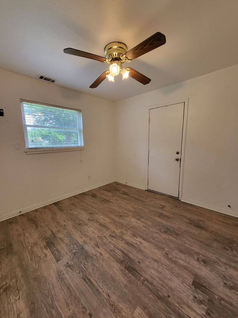 House for rent at 1506 Dakota St, Norman, OK 73069