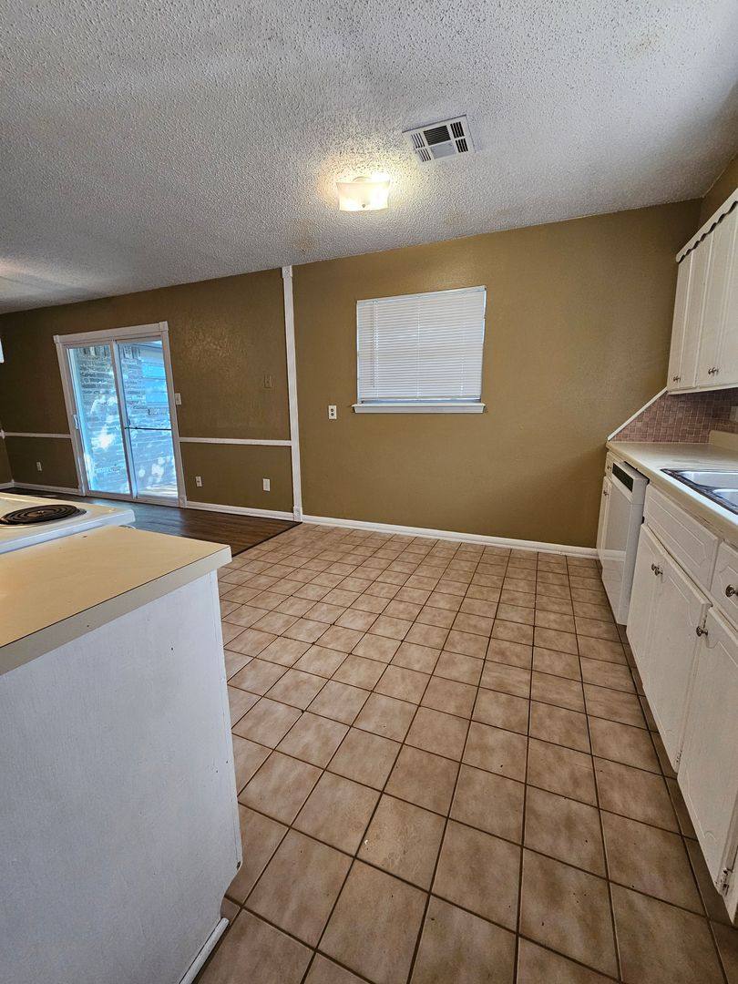 House for rent at 1428 Princeton Circle, Norman, OK 73071