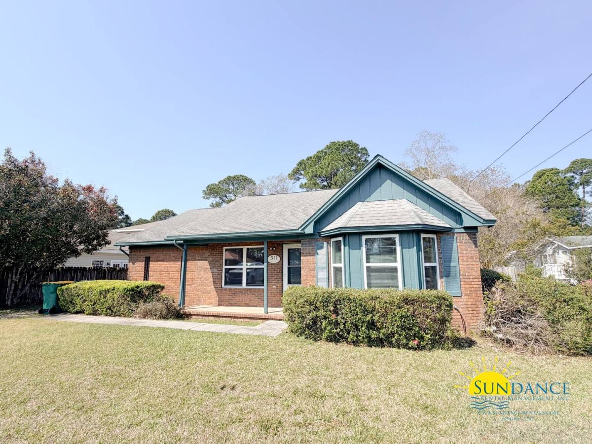 House for rent at 311 Evergreen Dr, Mary Esther, FL 32569