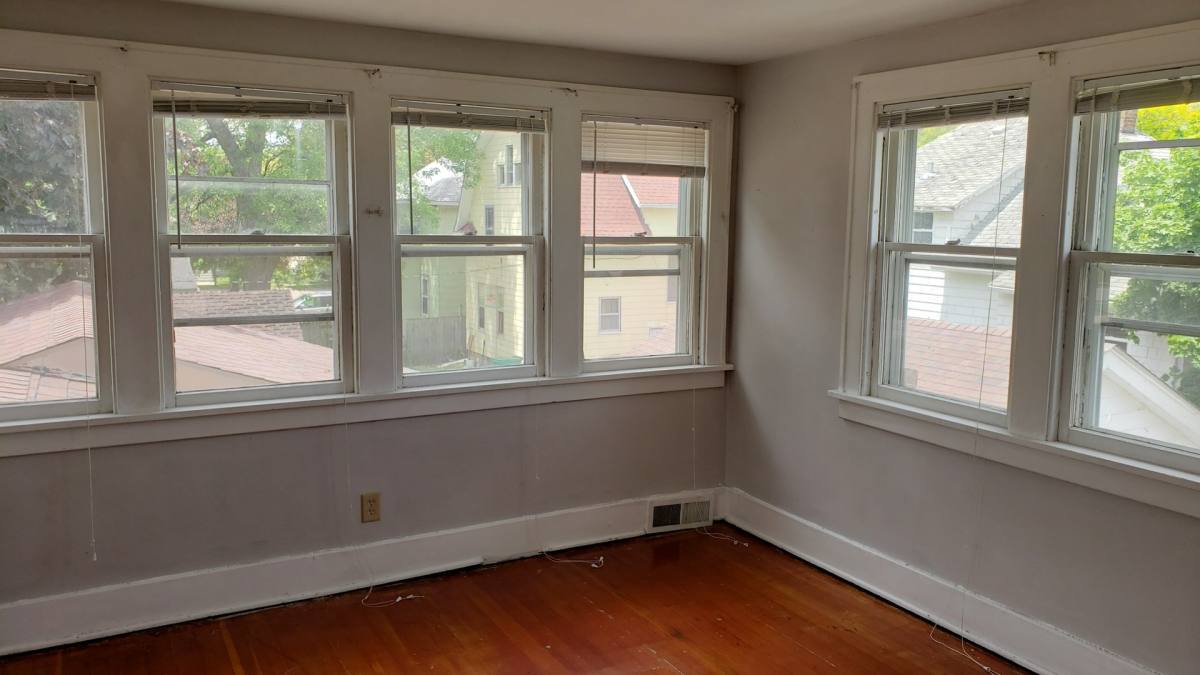 Apartment for rent at 109 5th St NW, Austin, MN 55912