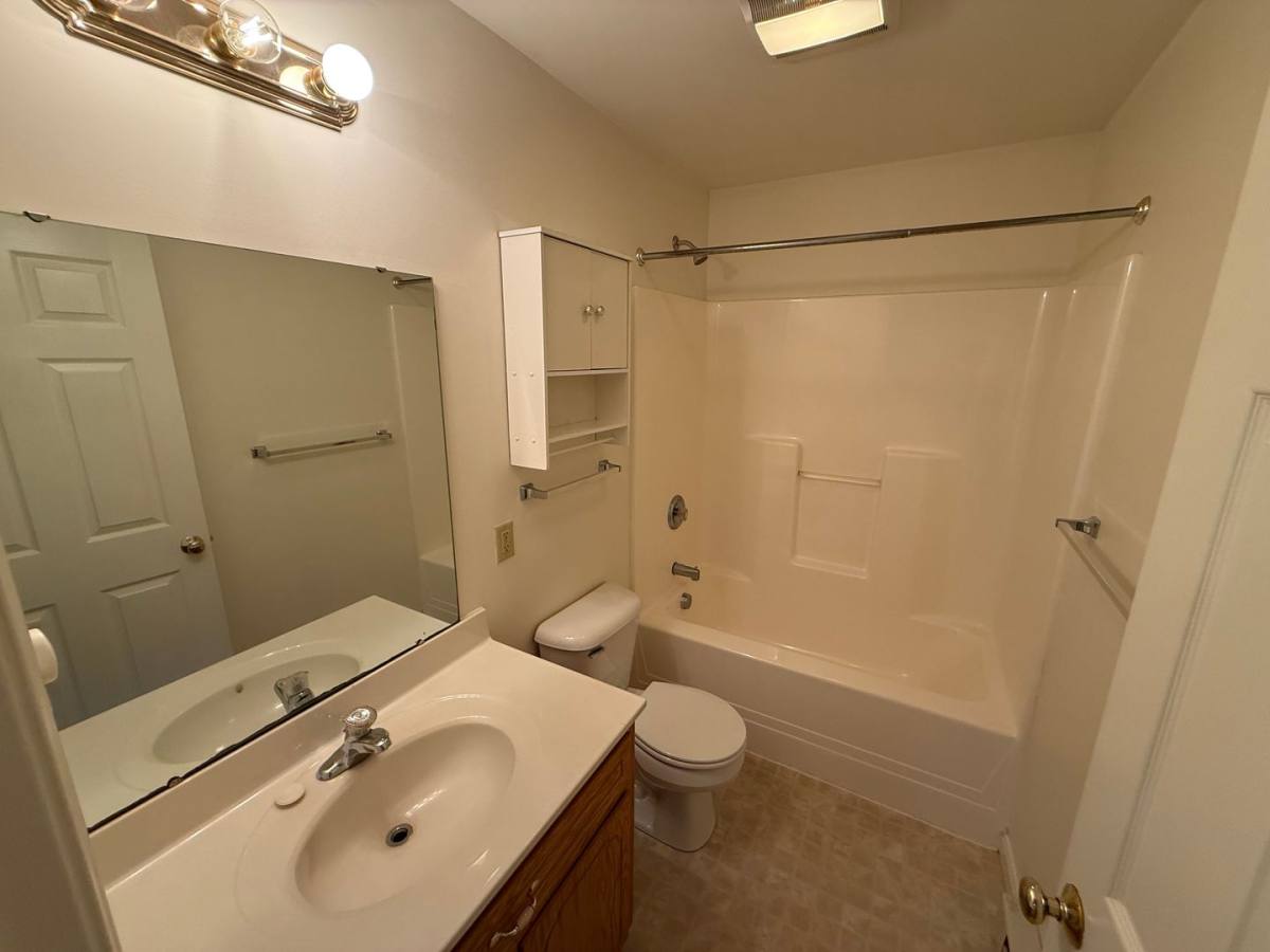 Apartment for rent at 614-616 W King St, Chambersburg, PA 17201