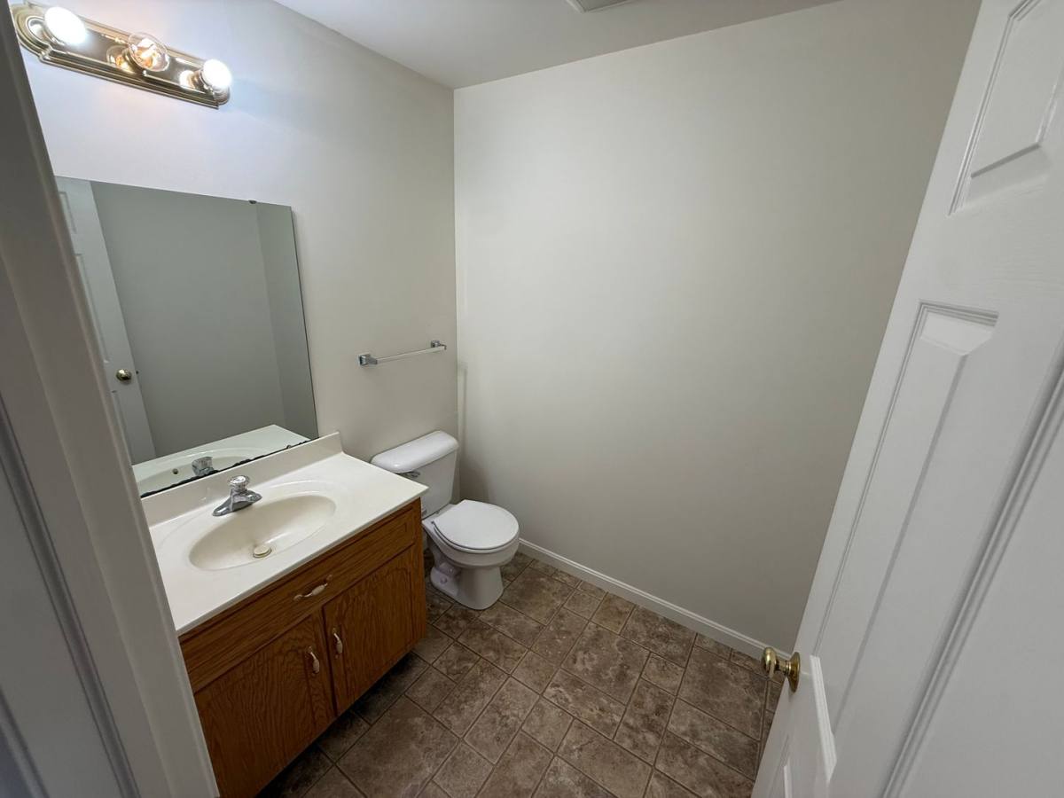 Apartment for rent at 614-616 W King St, Chambersburg, PA 17201