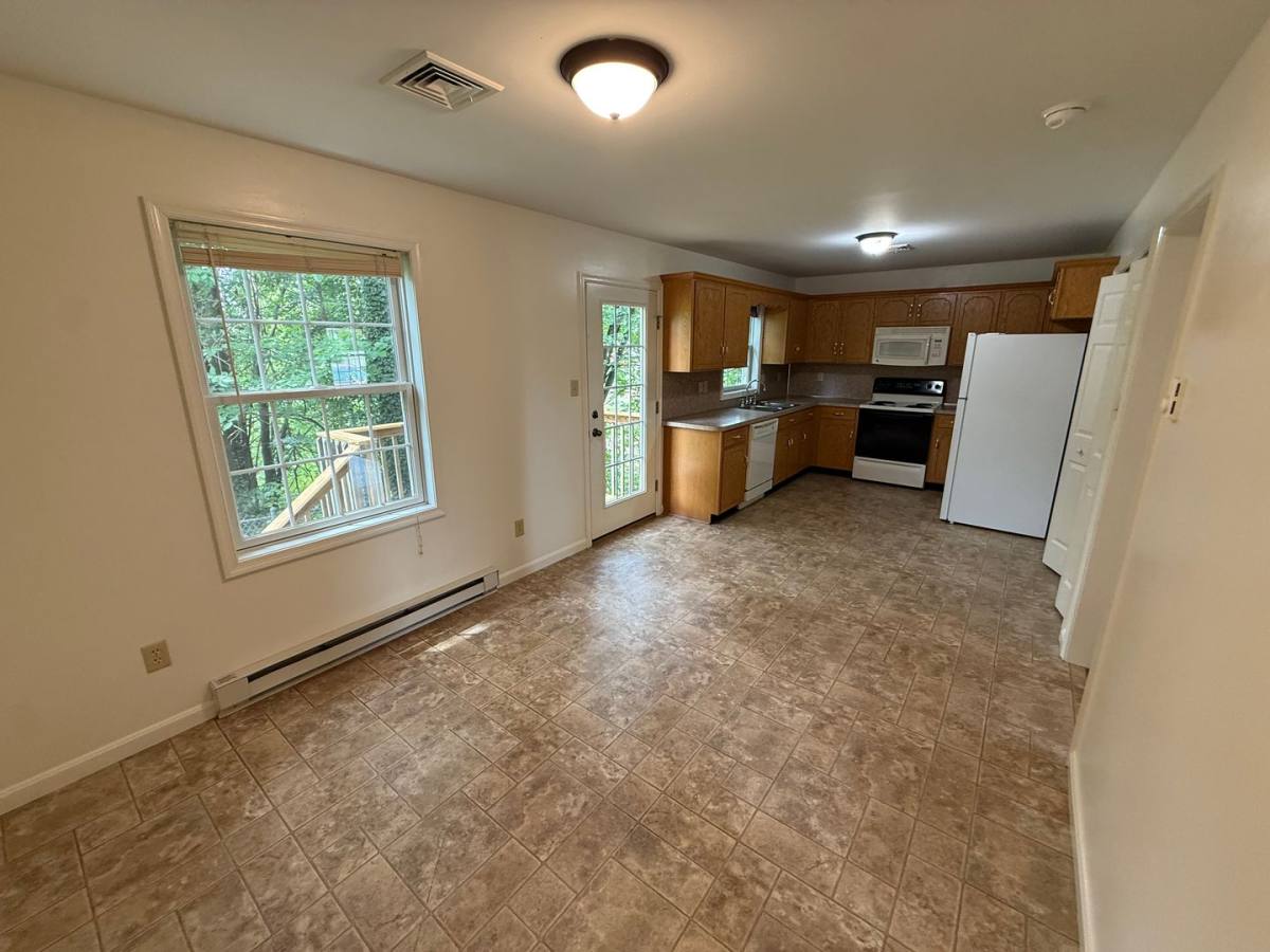 Apartment for rent at 614-616 W King St, Chambersburg, PA 17201