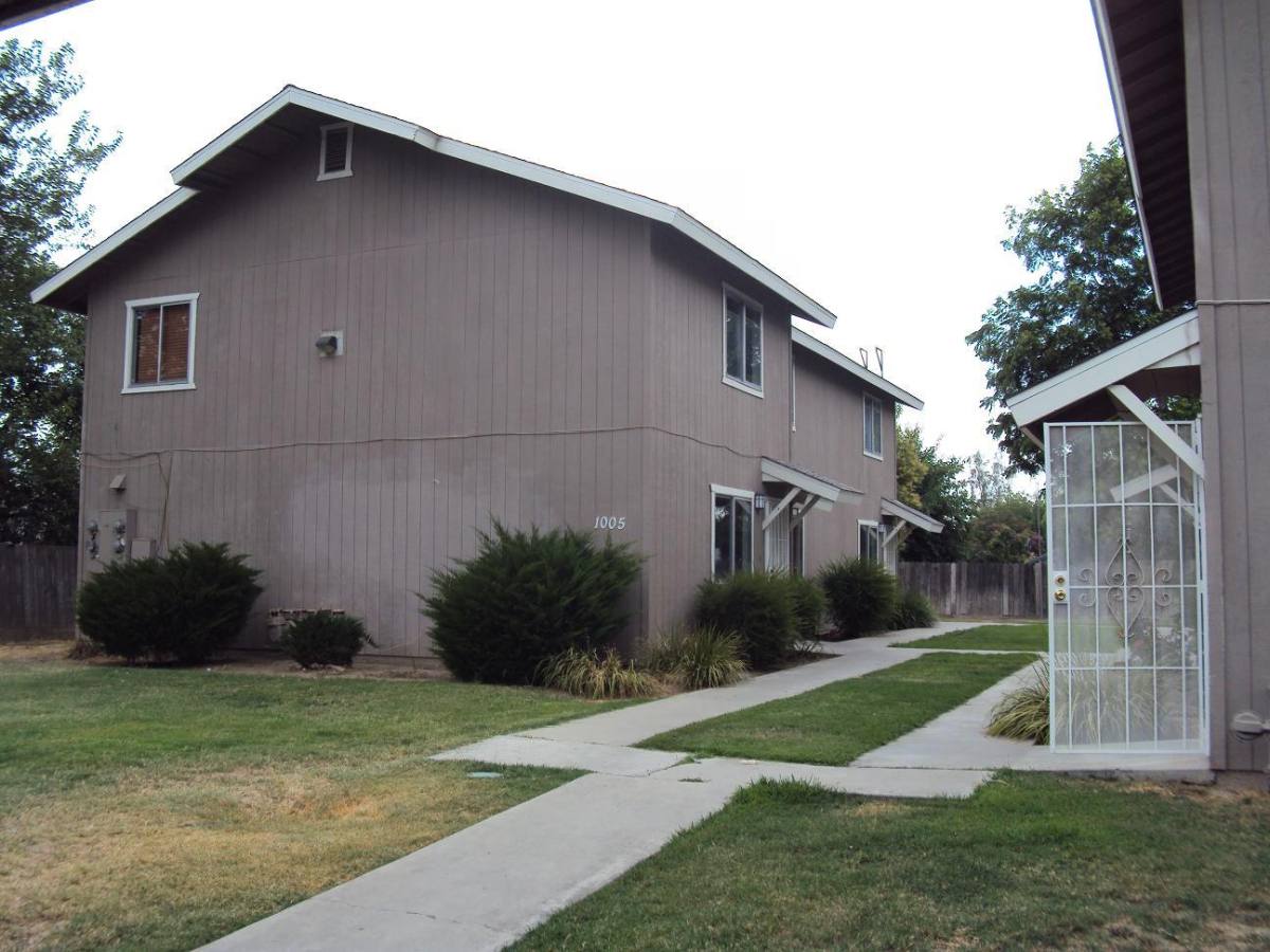 Apartment for rent at 1005 N Divisadero St, Visalia, CA 93291