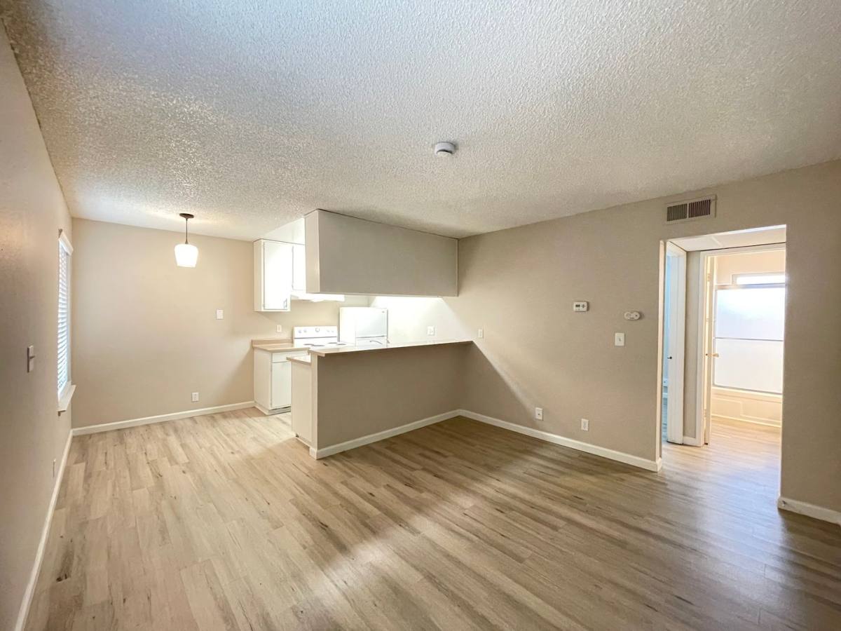 Apartment for rent at 2114 H St, Sacramento, CA 95816