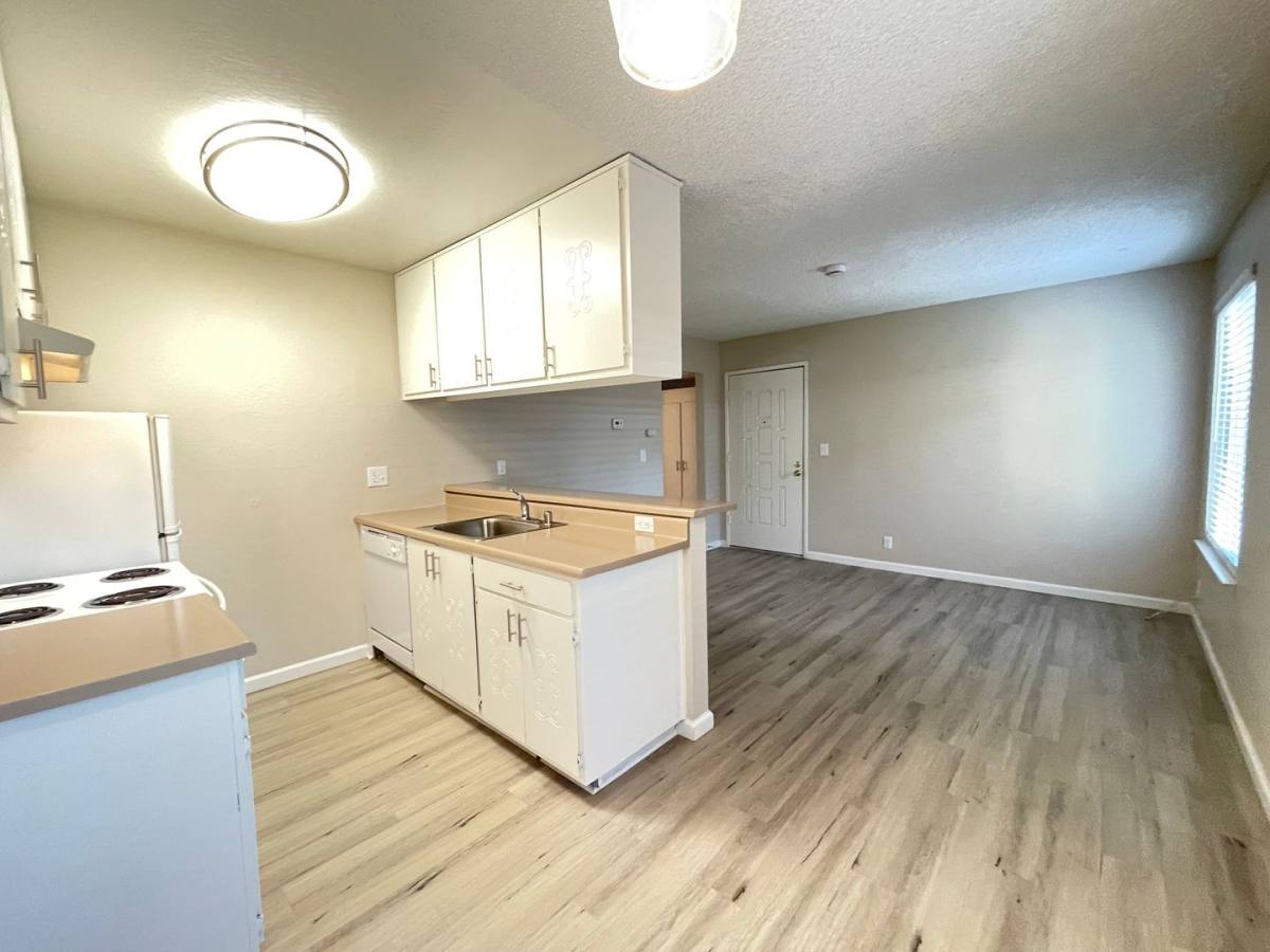 Apartment for rent at 2114 H St, Sacramento, CA 95816