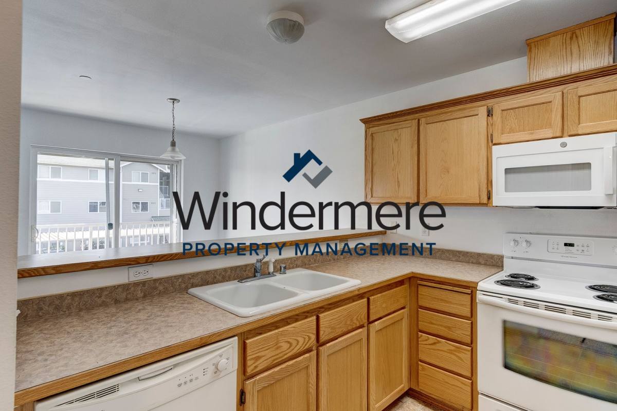 Condo for rent at 1670 SW Mulberry Place, Oak Harbor, WA 98277