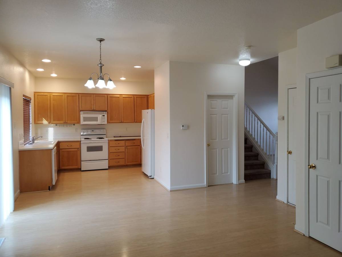 House for rent at 3870 Aerial Way, Eugene, OR 97402