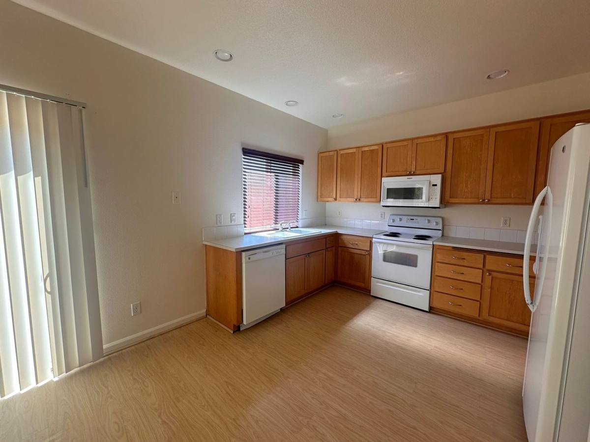 House for rent at 3870 Aerial Way, Eugene, OR 97402