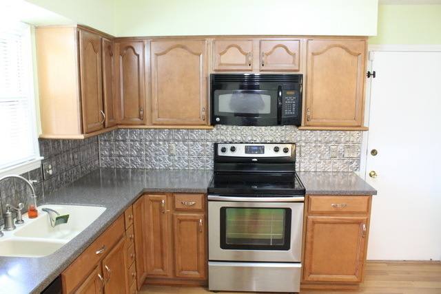 House for rent at 1305 Overlook Dr, Manhattan, KS 66503