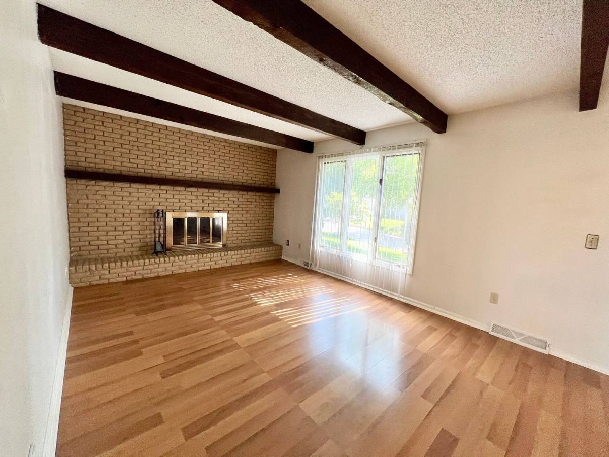 House for rent at 1305 Overlook Dr, Manhattan, KS 66503