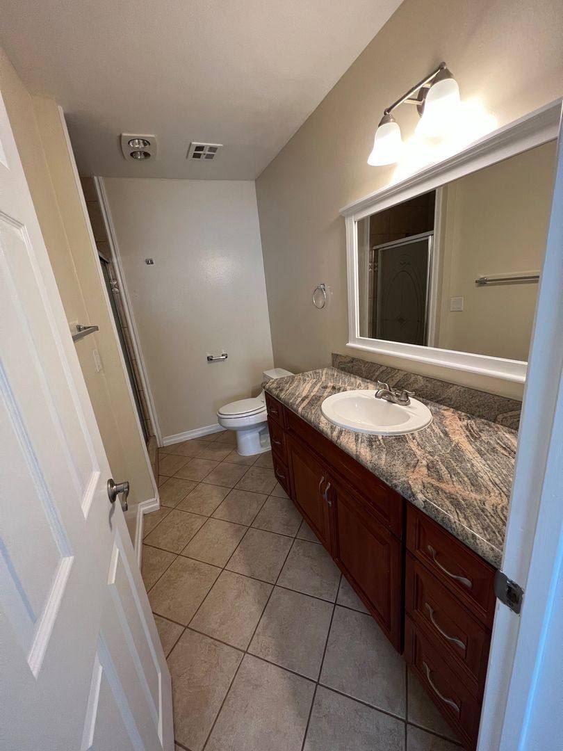 Apartment for rent at 1400 Glenwood Rd, Glendale, CA 91201