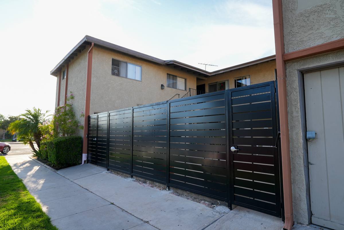 Apartment for rent at 4500 N Lakewood Ave, Long Beach, CA 90808