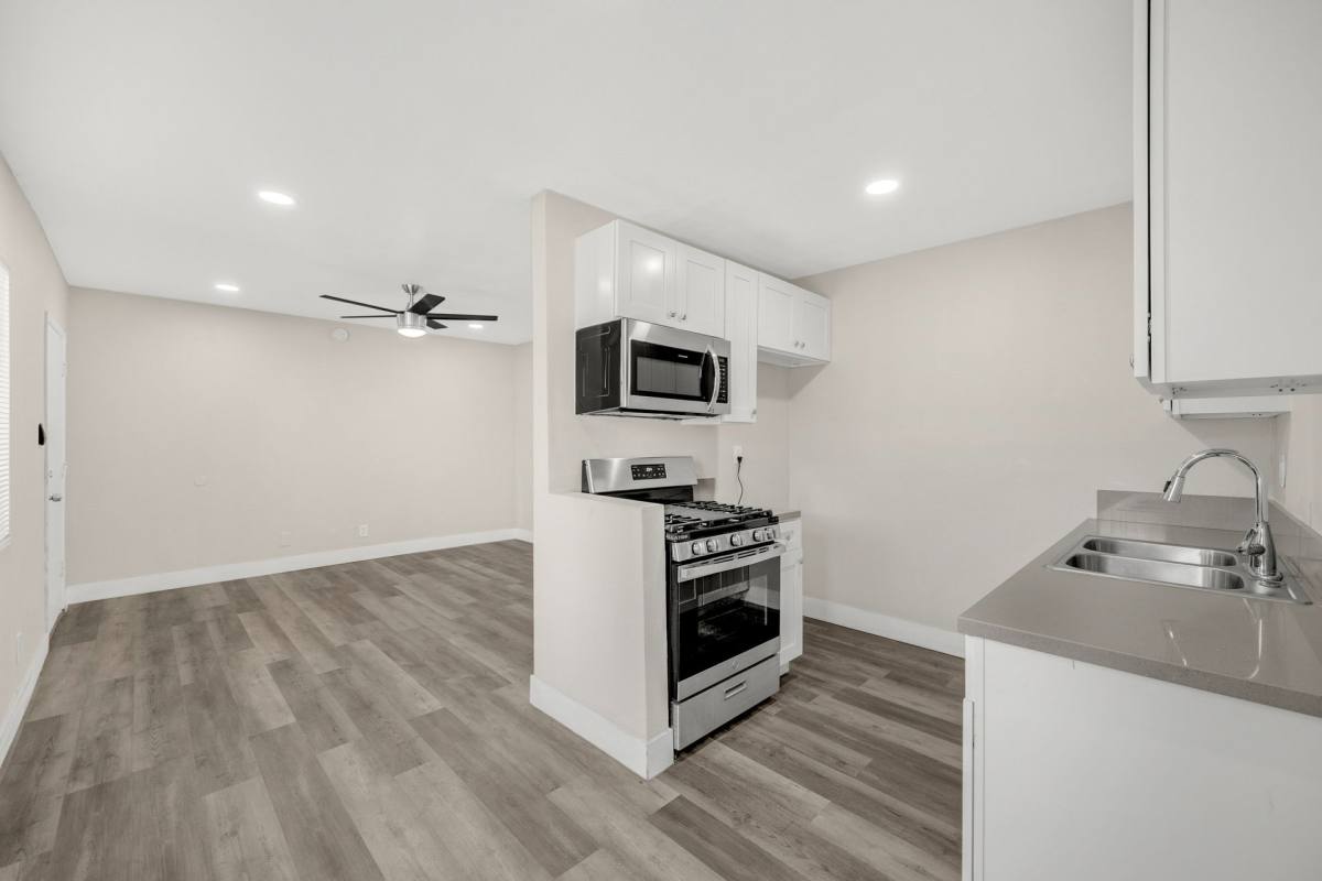 Apartment for rent at 4500 N Lakewood Ave, Long Beach, CA 90808