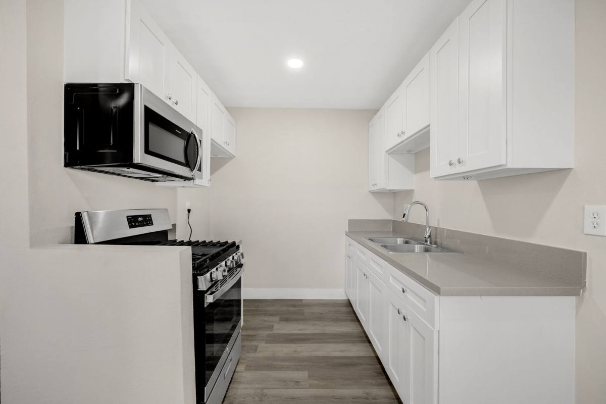 Apartment for rent at 4500 N Lakewood Ave, Long Beach, CA 90808