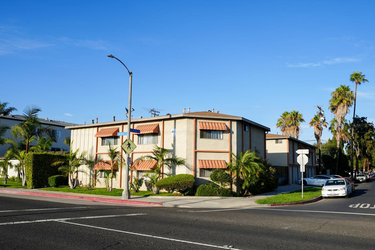 Apartment for rent at 4500 N Lakewood Ave, Long Beach, CA 90808